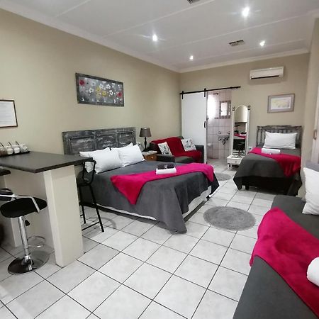 Tehillah Guesthouse Upington Exterior photo